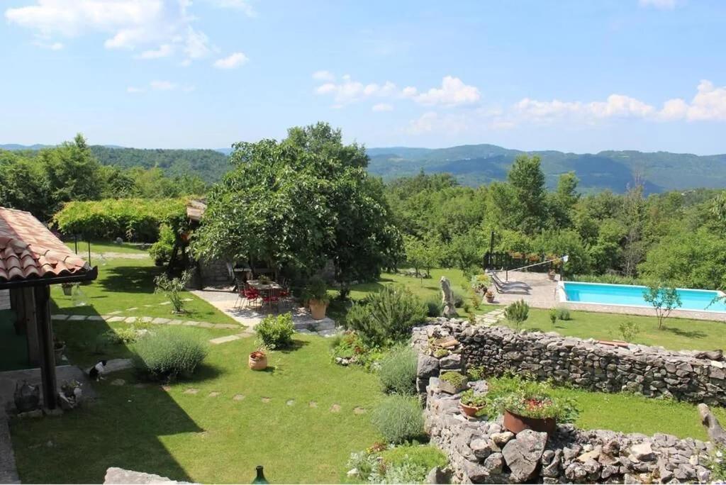 Villa Mavrici, Neighbors Free Buzet Esterno foto