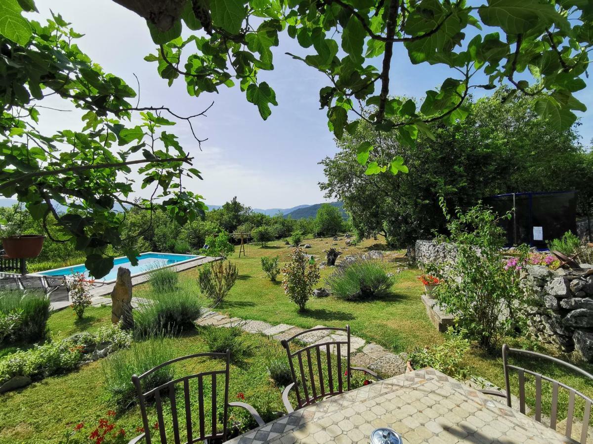 Villa Mavrici, Neighbors Free Buzet Esterno foto